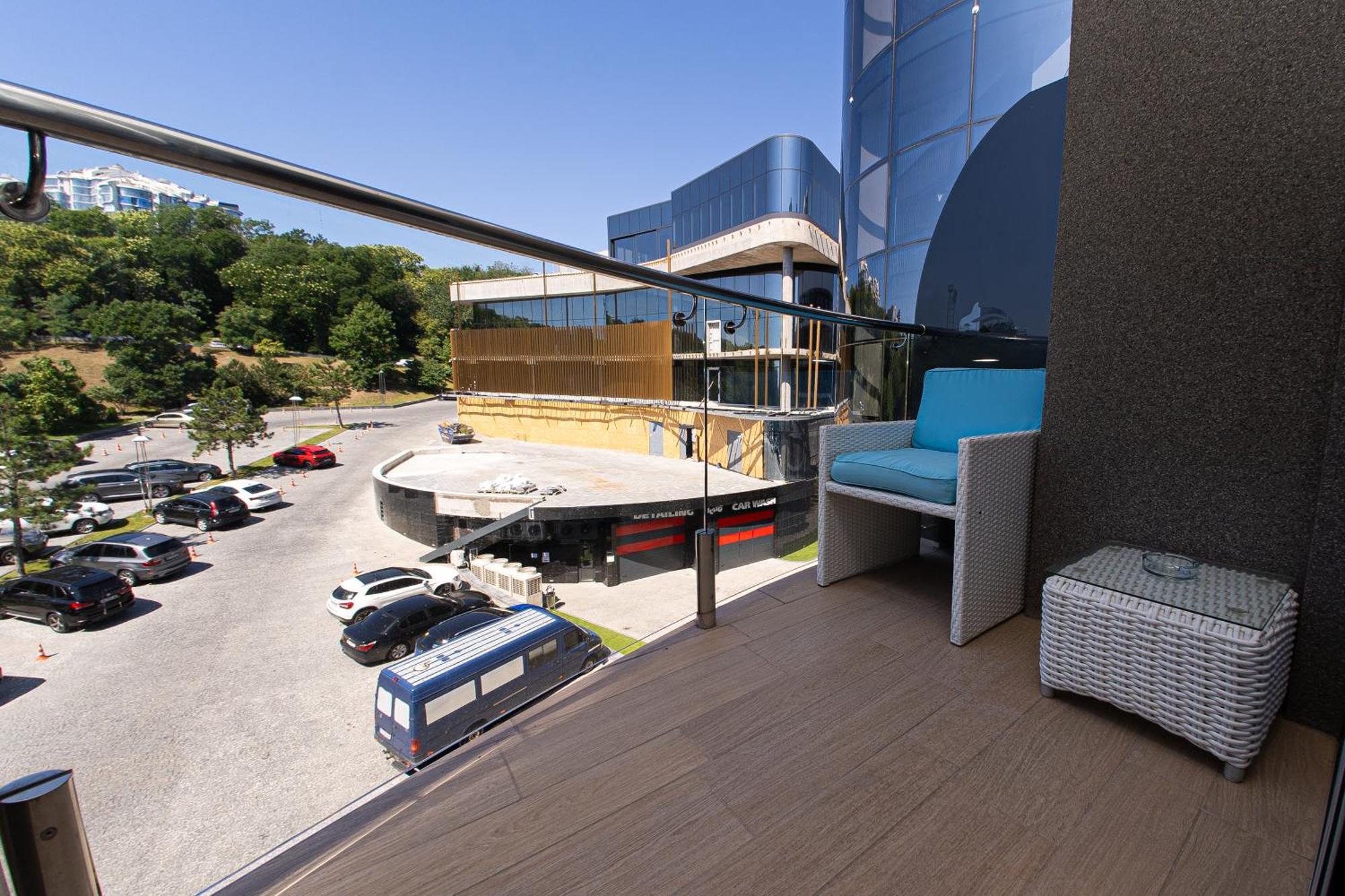 Nemo Hotel Resort & Spa Oděsa Exteriér fotografie A balcony
