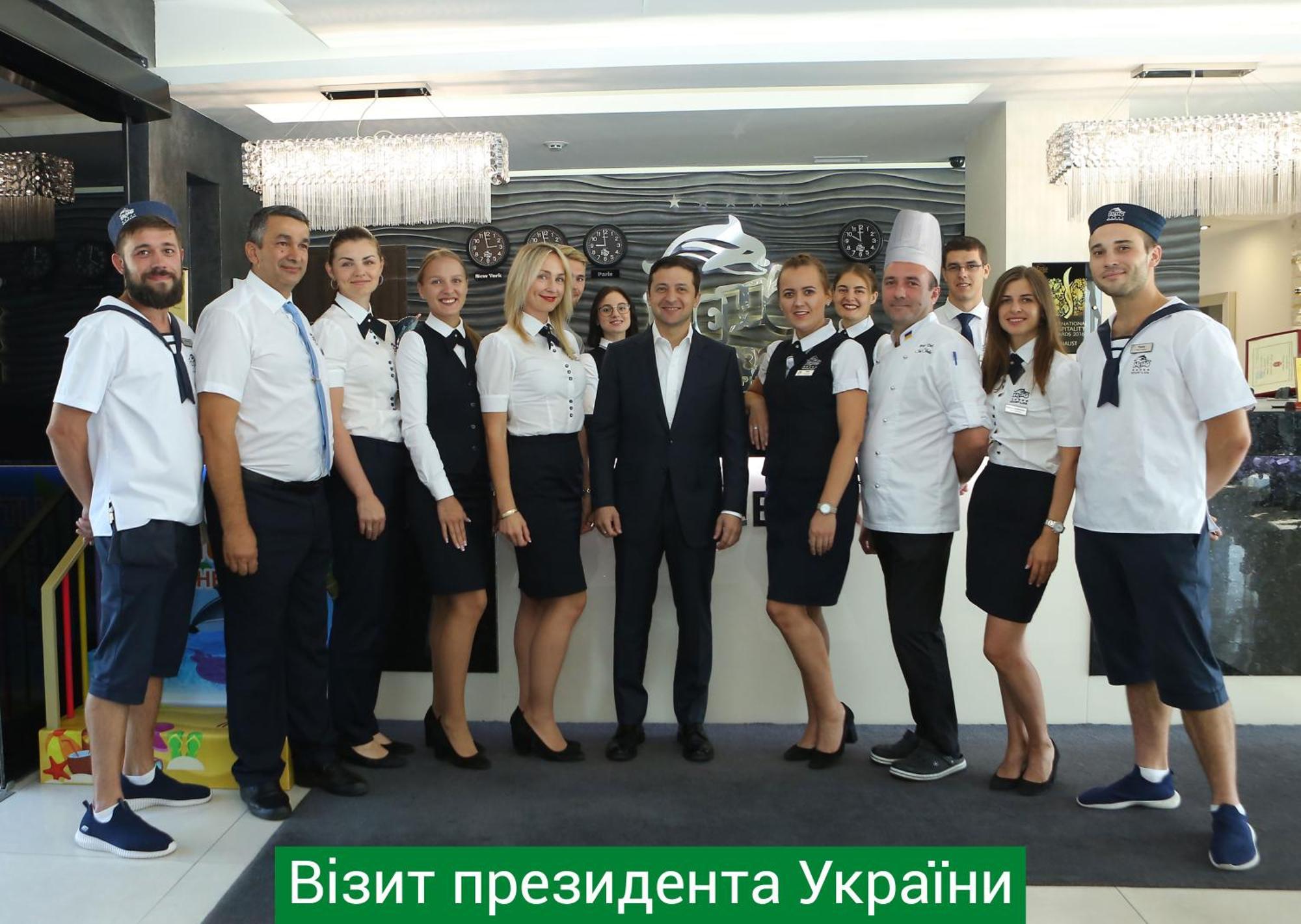 Nemo Hotel Resort & Spa Oděsa Exteriér fotografie President of Ukraine Petro Poroshenko with the staff of the President's Office